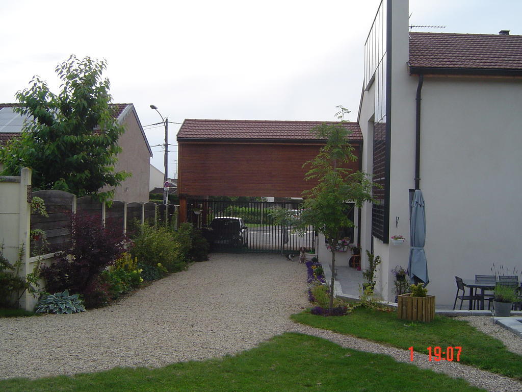 Bed and Breakfast Aux Plumes De Grigy Metz Exterior foto