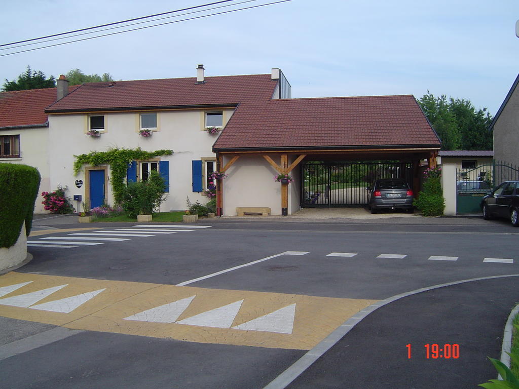 Bed and Breakfast Aux Plumes De Grigy Metz Exterior foto